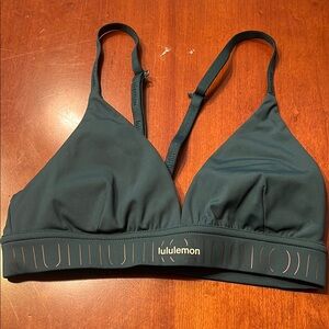 Lululemon License to Train Triangle Bra Light Support, A/B Cup *Logo
Storm Teal